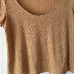 Short sleeve shirt lettuce leaf sleeves